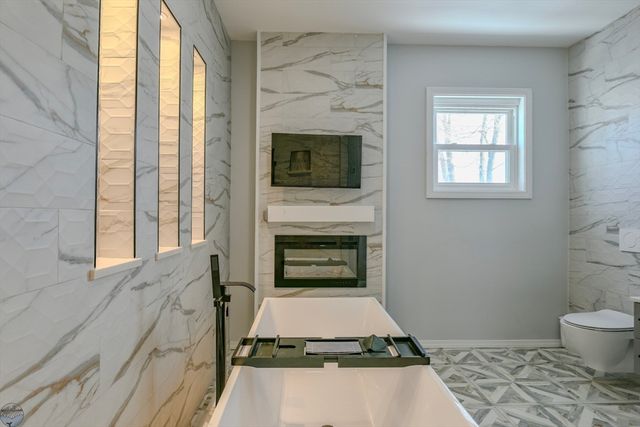 74 Locust St, New Bedford, MA 02740