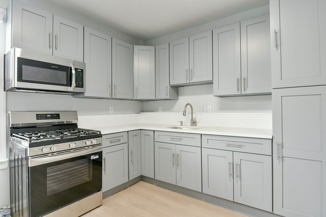 74 Locust St, New Bedford, MA 02740