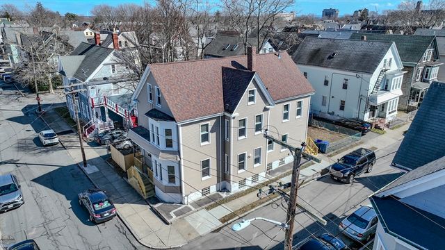 74 Locust St, New Bedford, MA 02740