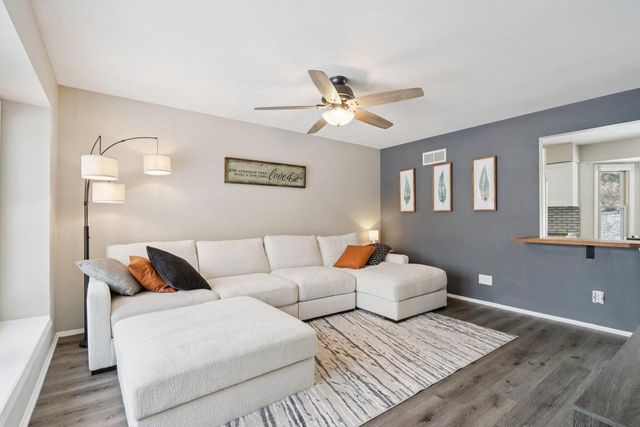 2117 Sunnyside DRIVE, Waukesha, WI 53186