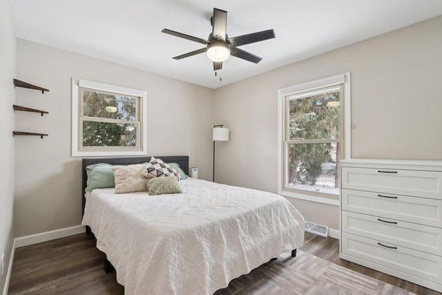 2117 Sunnyside DRIVE, Waukesha, WI 53186