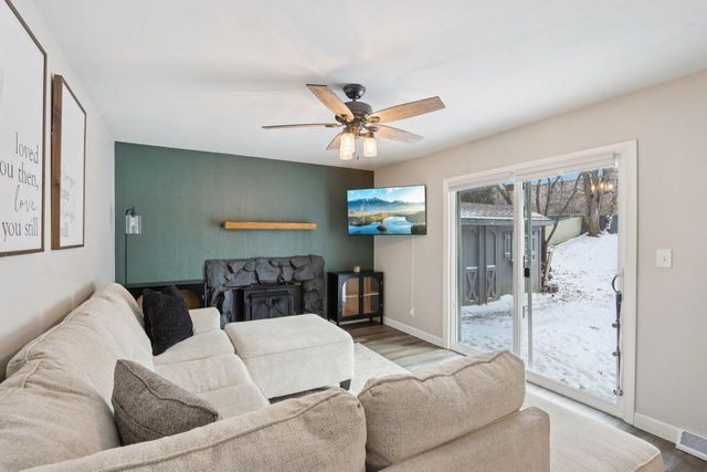 2117 Sunnyside DRIVE, Waukesha, WI 53186