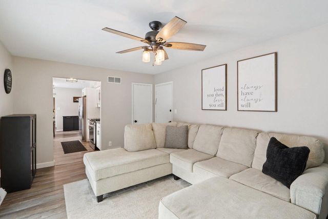 2117 Sunnyside DRIVE, Waukesha, WI 53186