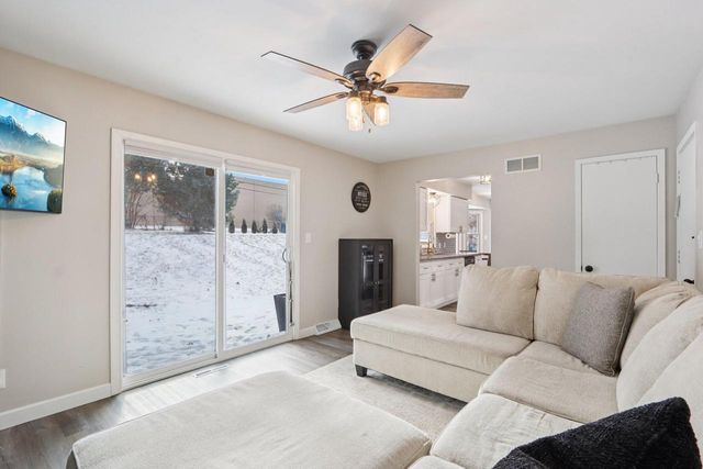 2117 Sunnyside DRIVE, Waukesha, WI 53186