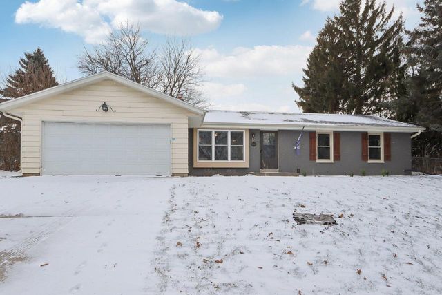 2117 Sunnyside DRIVE, Waukesha, WI 53186