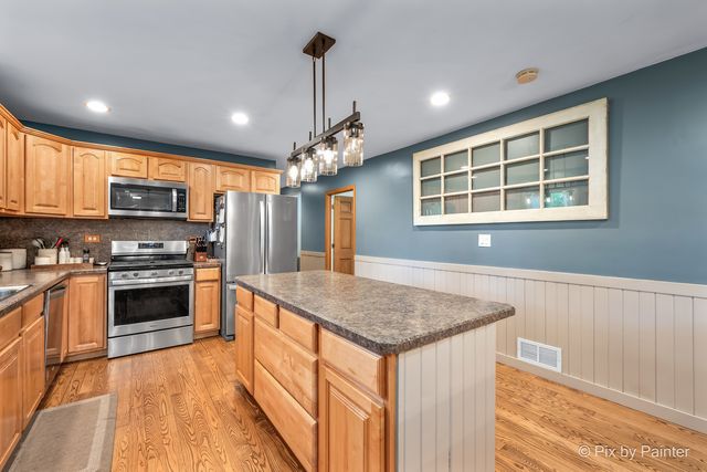 2116 N Pebble Drive, Mchenry, IL 60051