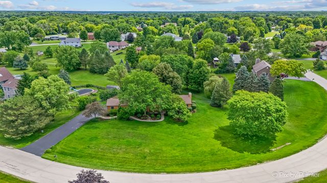 2116 N Pebble Drive, Mchenry, IL 60051
