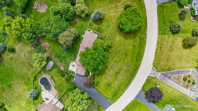 2116 N Pebble Drive, Mchenry, IL 60051