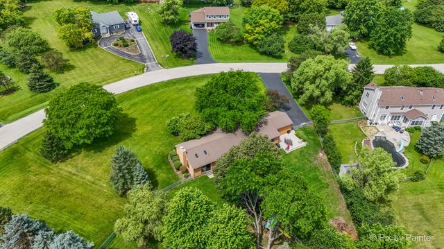 2116 N Pebble Drive, Mchenry, IL 60051