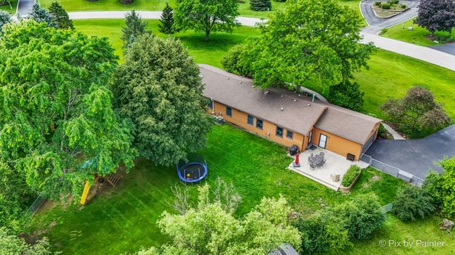 2116 N Pebble Drive, Mchenry, IL 60051