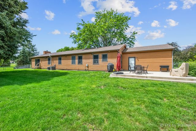 2116 N Pebble Drive, Mchenry, IL 60051