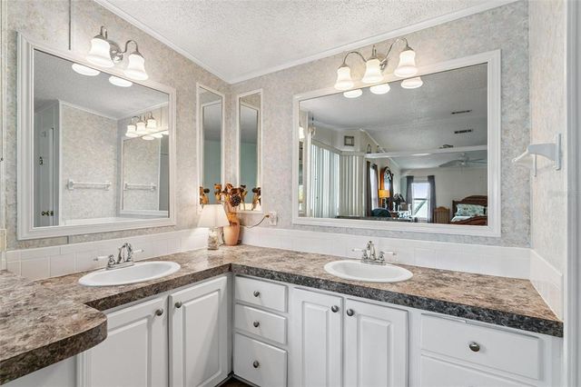 107 LAKE SHORE CIRCLE, Leesburg, FL 34788