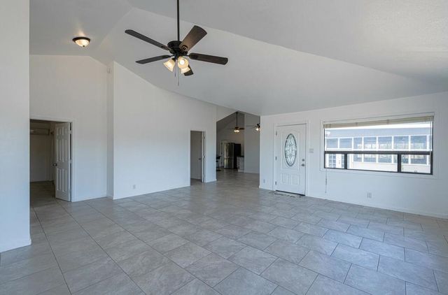 1080 Best Road, Hollister, CA 95023