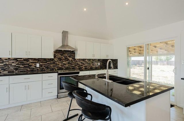 1080 Best Road, Hollister, CA 95023