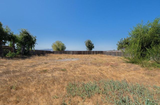 1080 Best Road, Hollister, CA 95023