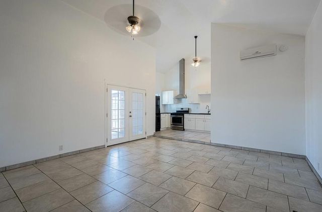 1080 Best Road, Hollister, CA 95023