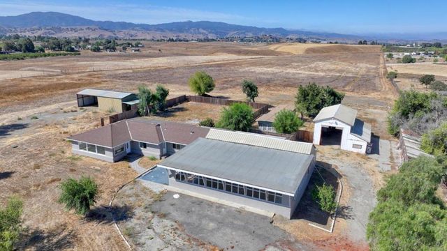 1080 Best Road, Hollister, CA 95023