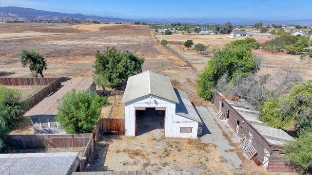 1080 Best Road, Hollister, CA 95023