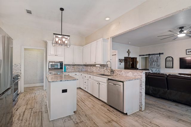 18584 County Road 543, Nevada, TX 75173