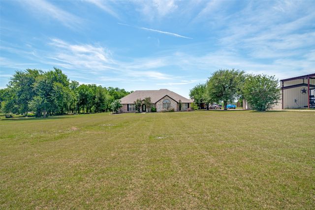 18584 County Road 543, Nevada, TX 75173