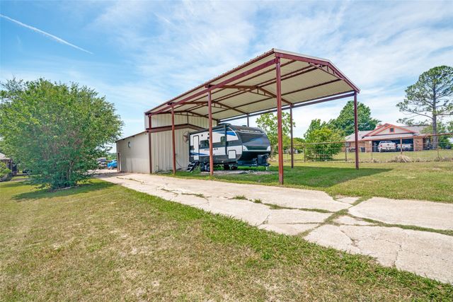 18584 County Road 543, Nevada, TX 75173