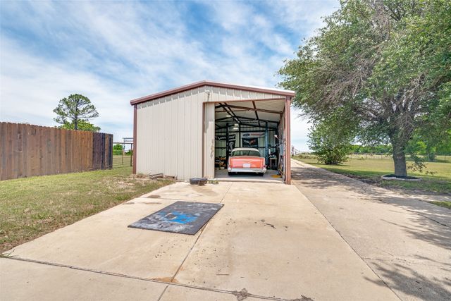 18584 County Road 543, Nevada, TX 75173