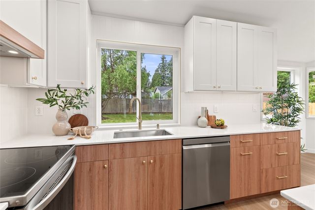 21838 SE 271th Place, Maple Valley, WA 98038