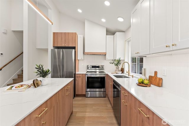 21838 SE 271th Place, Maple Valley, WA 98038