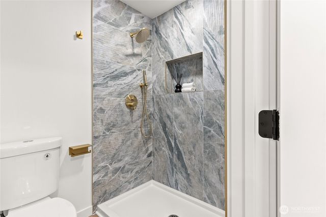 21838 SE 271th Place, Maple Valley, WA 98038