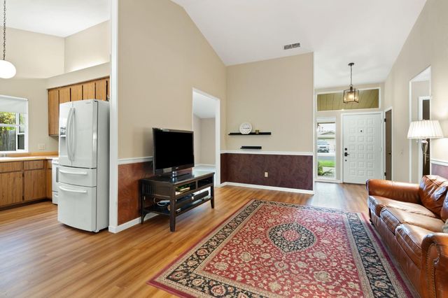 2948 Janet Dr, West Sacramento, CA 95691