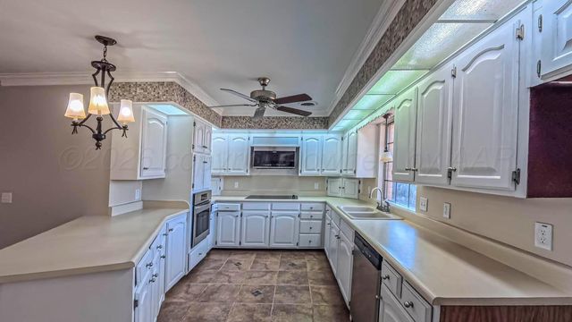 1113 BENNETT Drive, Dumas, TX 79029