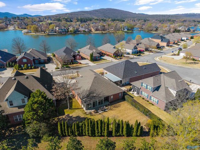 2939 Eastern Shore Drive, Owens Cross Roads, AL 35763