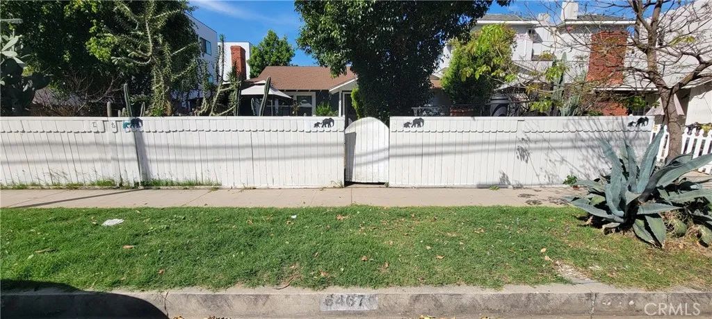 6467 Woodley, Van Nuys, CA 91406