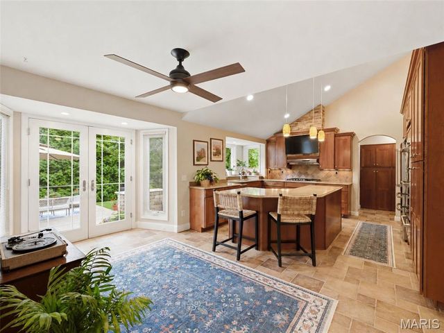 12906 Kings Row Lane, Unincorporated, MO 63146