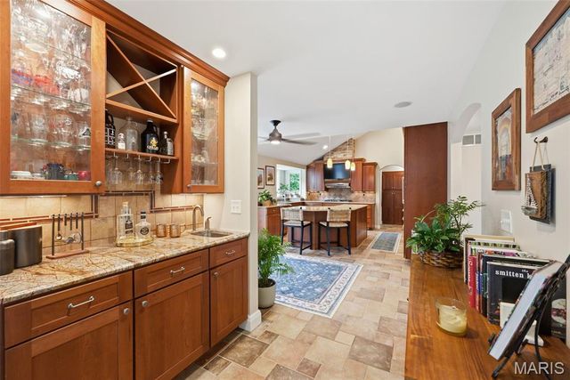 12906 Kings Row Lane, Unincorporated, MO 63146