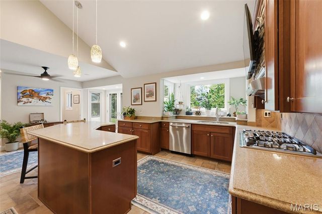 12906 Kings Row Lane, Unincorporated, MO 63146