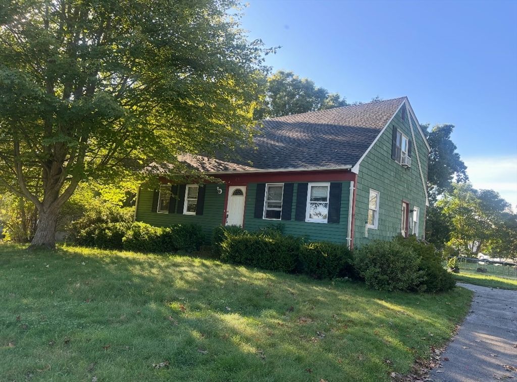 28 Barbara Rd, Taunton, MA 02780