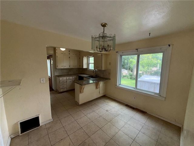 6819 W 78th Street, Overland Park, KS 66204