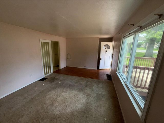 6819 W 78th Street, Overland Park, KS 66204