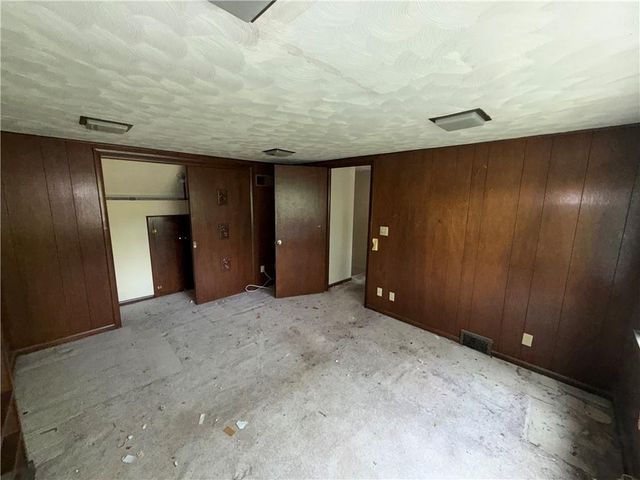 6819 W 78th Street, Overland Park, KS 66204