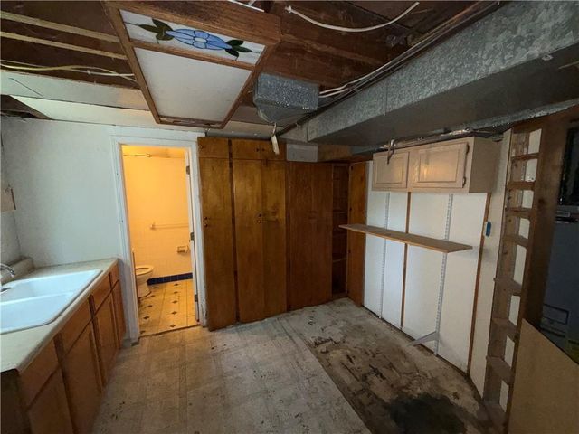 6819 W 78th Street, Overland Park, KS 66204
