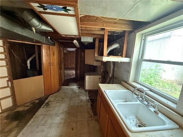 6819 W 78th Street, Overland Park, KS 66204