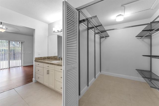 9631 SW 148th Pl, Miami, FL 33196