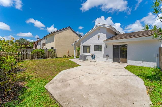 9631 SW 148th Pl, Miami, FL 33196