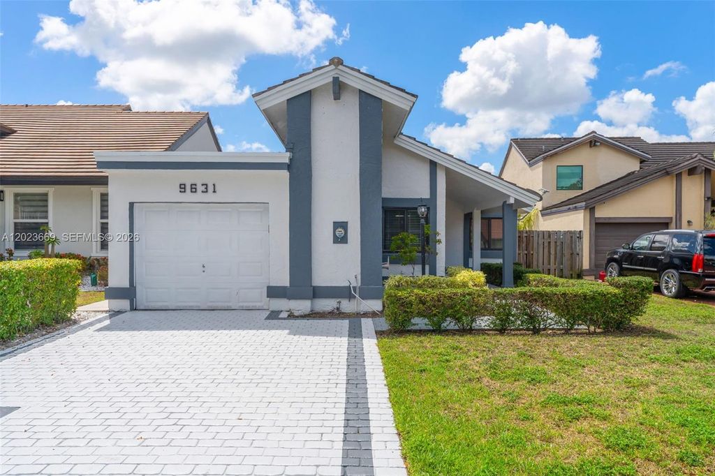 9631 SW 148th Pl, Miami, FL 33196