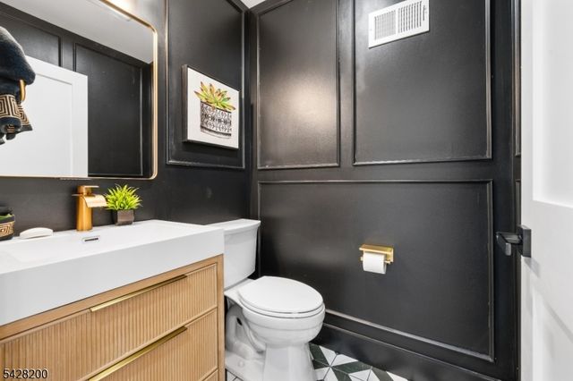 415 Mount Prospect Ave, Clifton City, NJ 07012