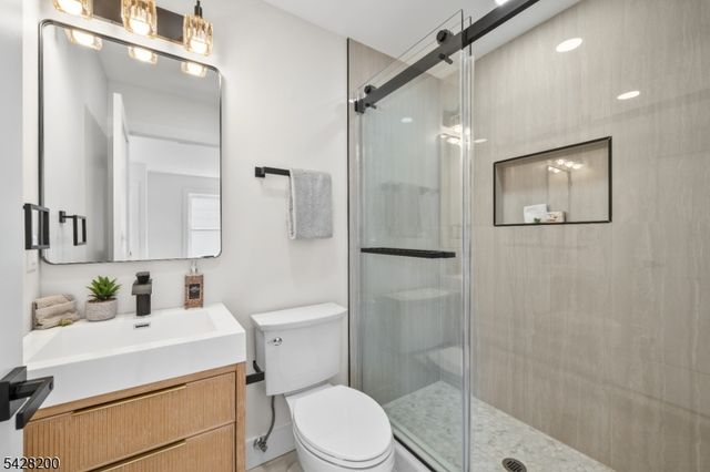 415 Mount Prospect Ave, Clifton City, NJ 07012