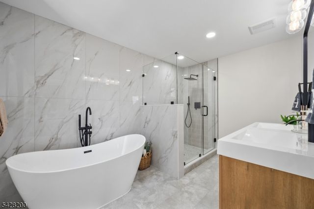 415 Mount Prospect Ave, Clifton City, NJ 07012