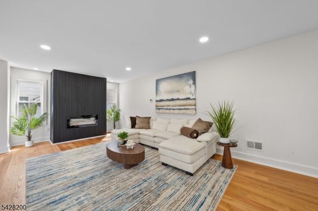 415 Mount Prospect Ave, Clifton City, NJ 07012