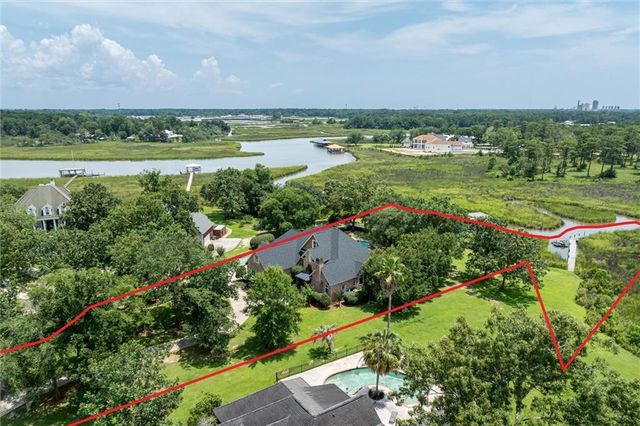 2905 Riverview Pointe S Drive, Theodore, AL 36582